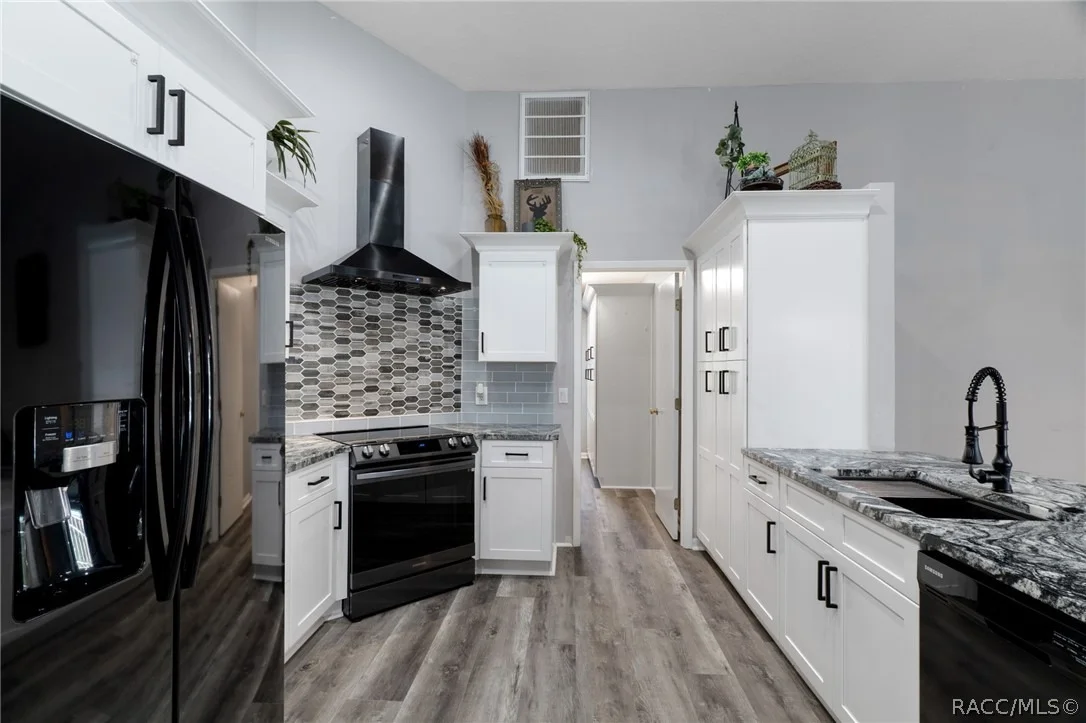 Photo of 270 N Grandview Avenue