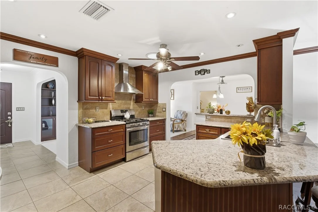 Photo of 335 W Pearson Street