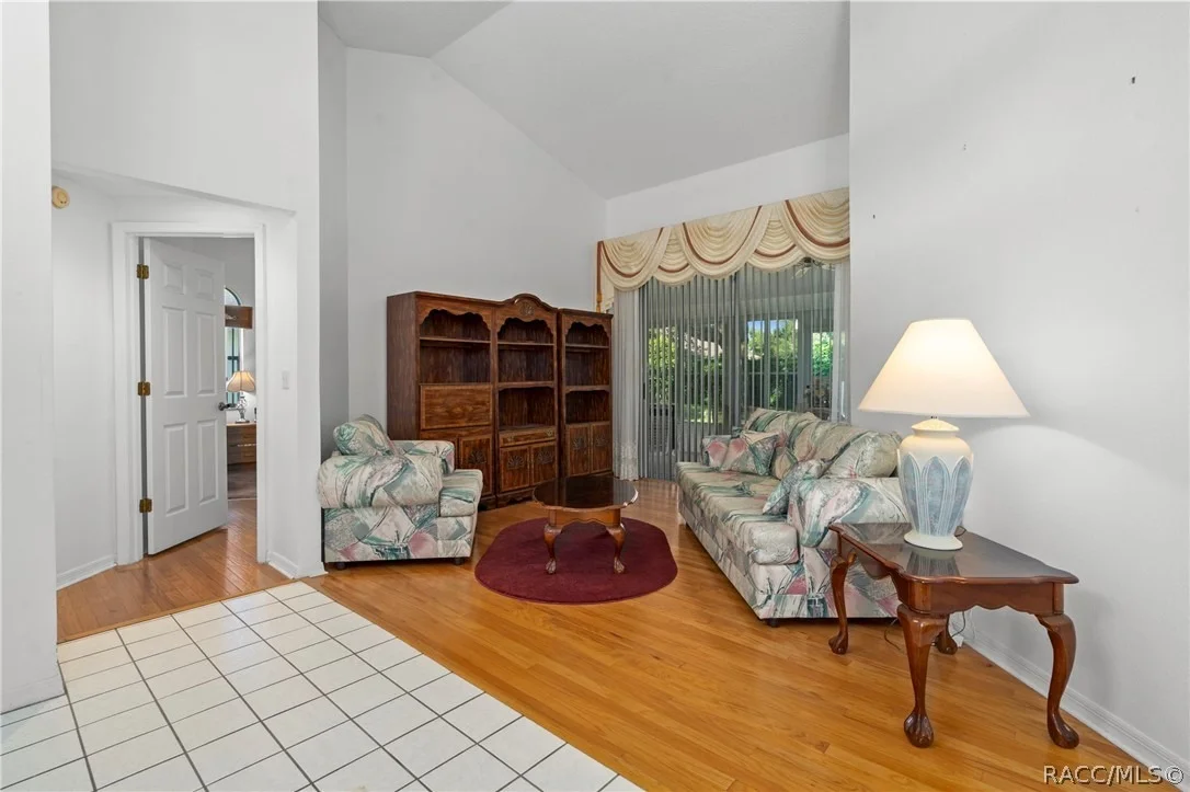 Photo of 1241 Persian Avenue