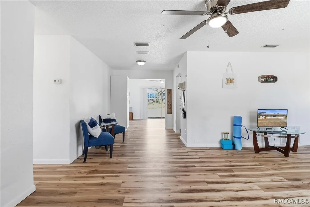 Photo of 5284 Springwood Road