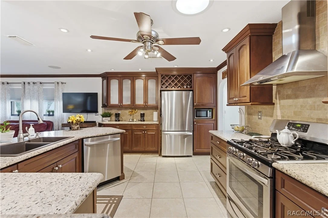 Photo of 335 W Pearson Street