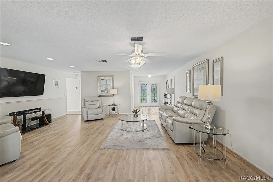Photo of 6347 Darien Way