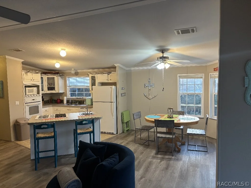 Photo of 1126 S Urchin Point