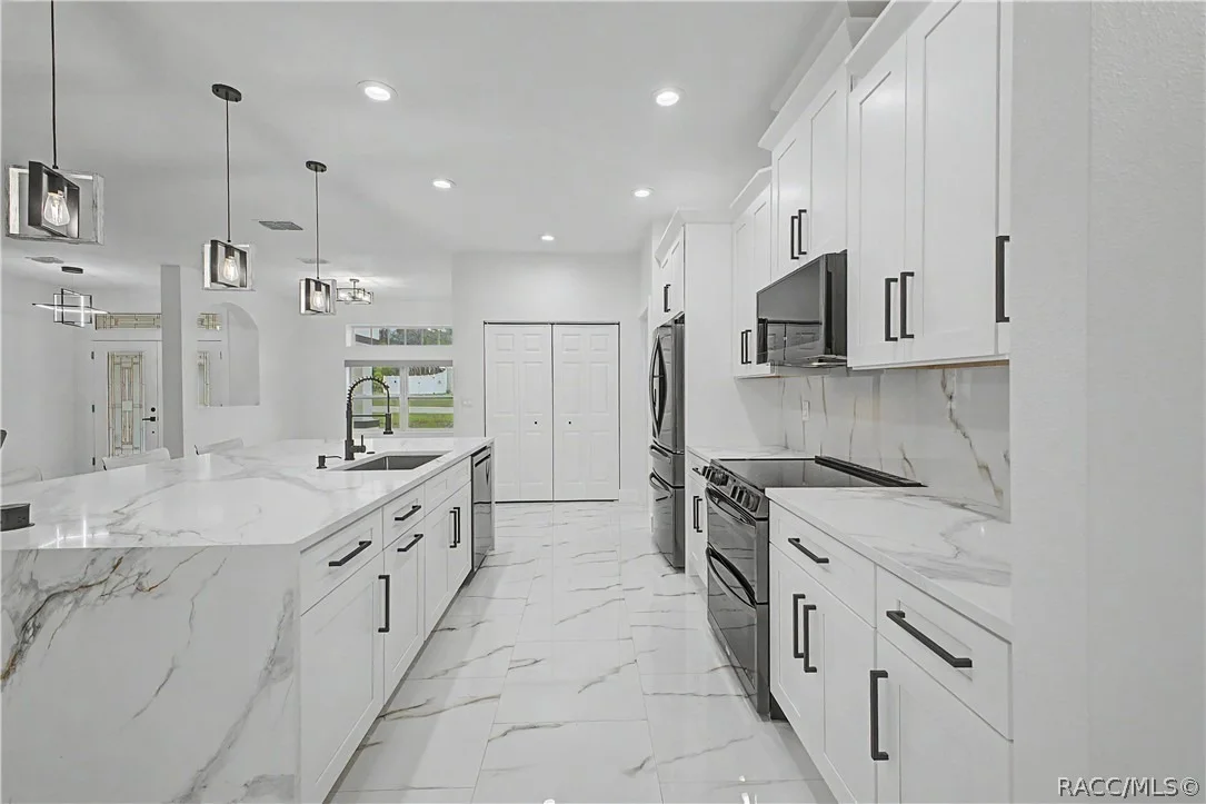 Photo of 7372 Madrid Road