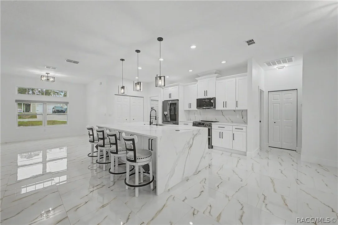 Photo of 7372 Madrid Road