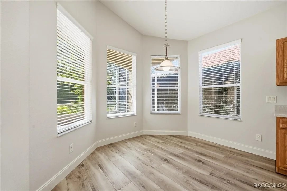 Photo of 1650 W Laurel Glen Path