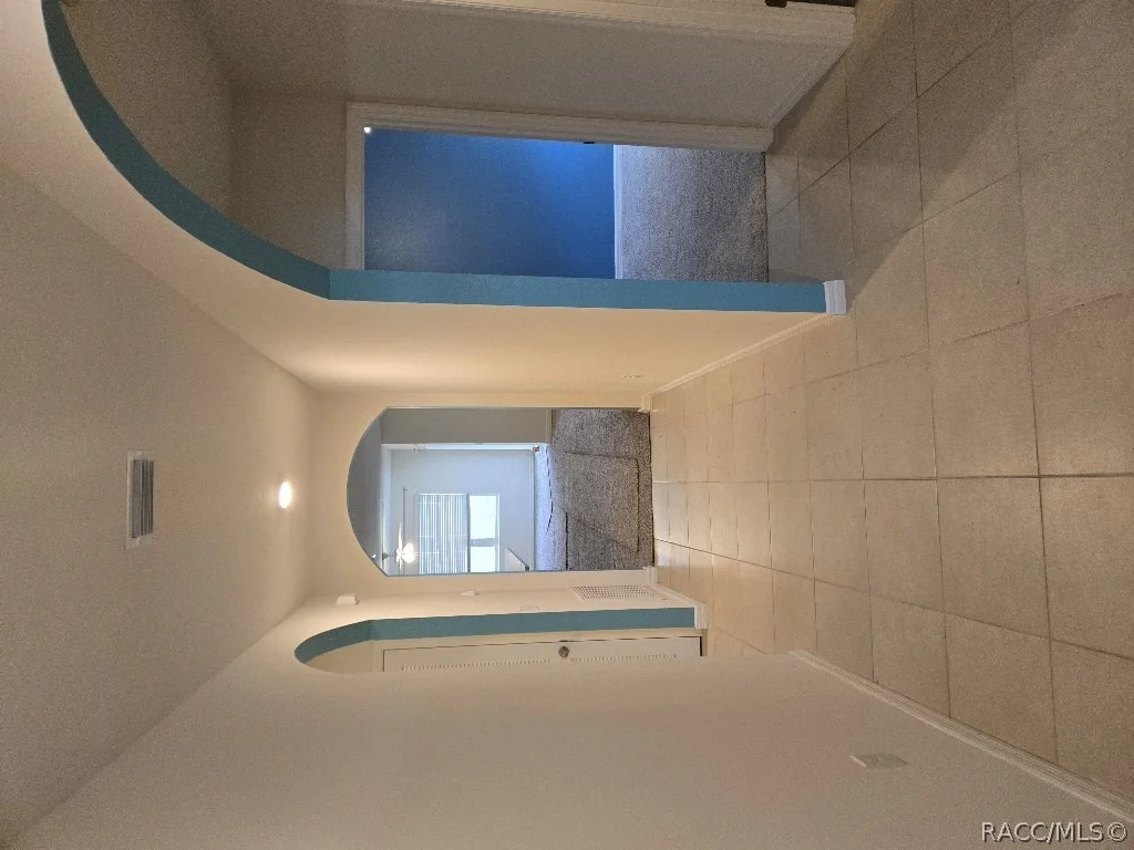 Photo of 559 W Runyon Loop