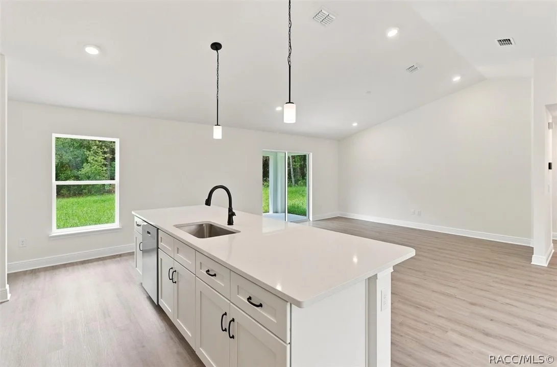 Photo of 876 N Currier Point