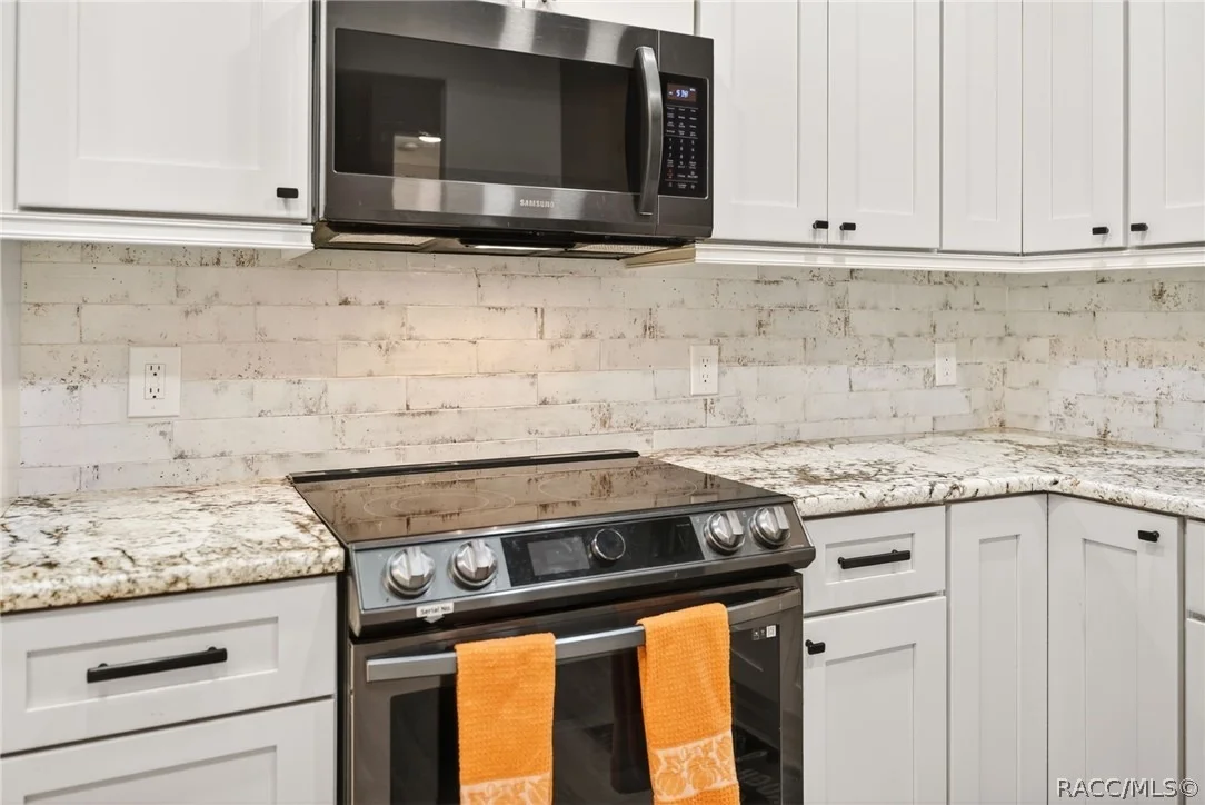 Photo of 842 W Silver Meadow Loop