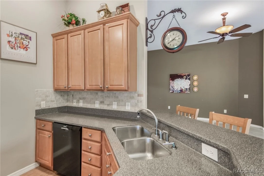 Photo of 1052 W DIAMOND SHORE Loop
