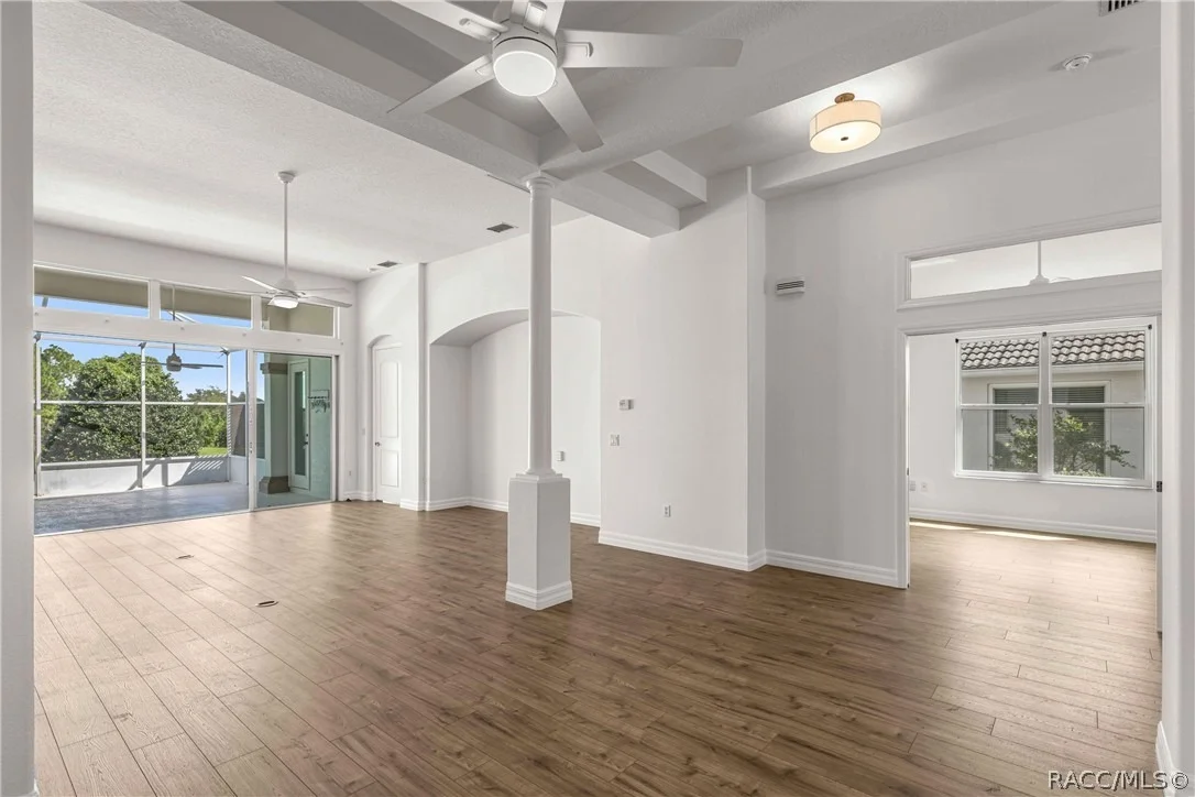 Photo of 105 W Doerr Path
