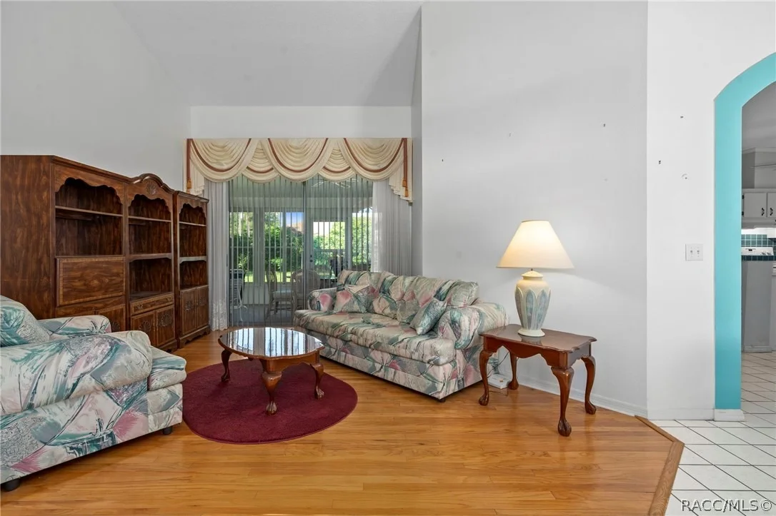 Photo of 1241 Persian Avenue