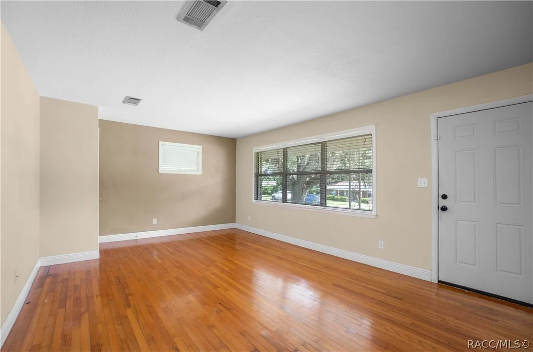 Photo of 658 SE 33rd Avenue