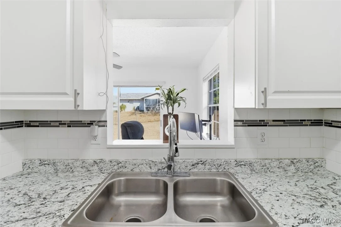Photo of 5284 Springwood Road