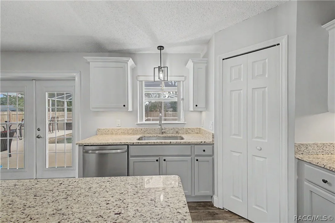 Photo of 1382 Larkin Road