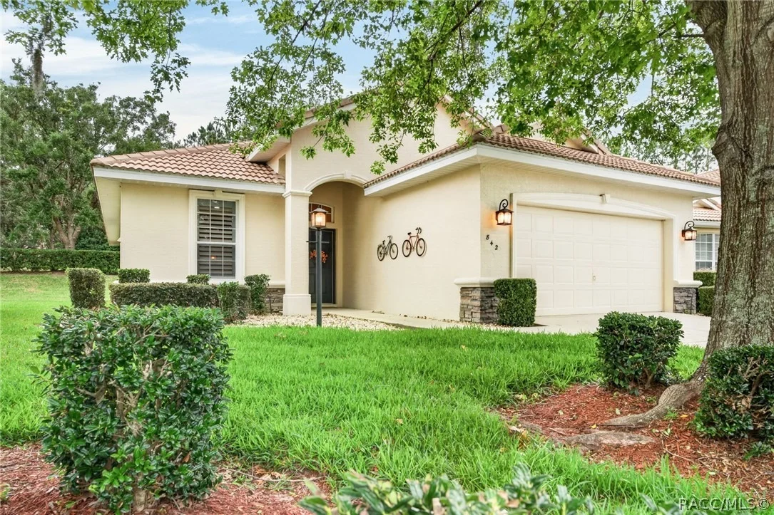 Photo of 842 W Silver Meadow Loop