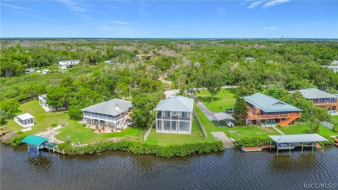 Photo of 1625 S Wallace Point