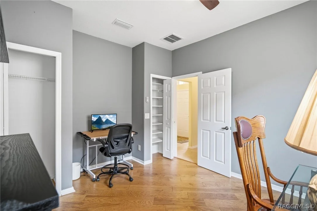 Photo of 1720 W Laurel Glen Path