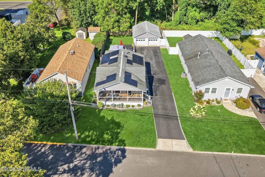 Photo of 204 5th Avenue