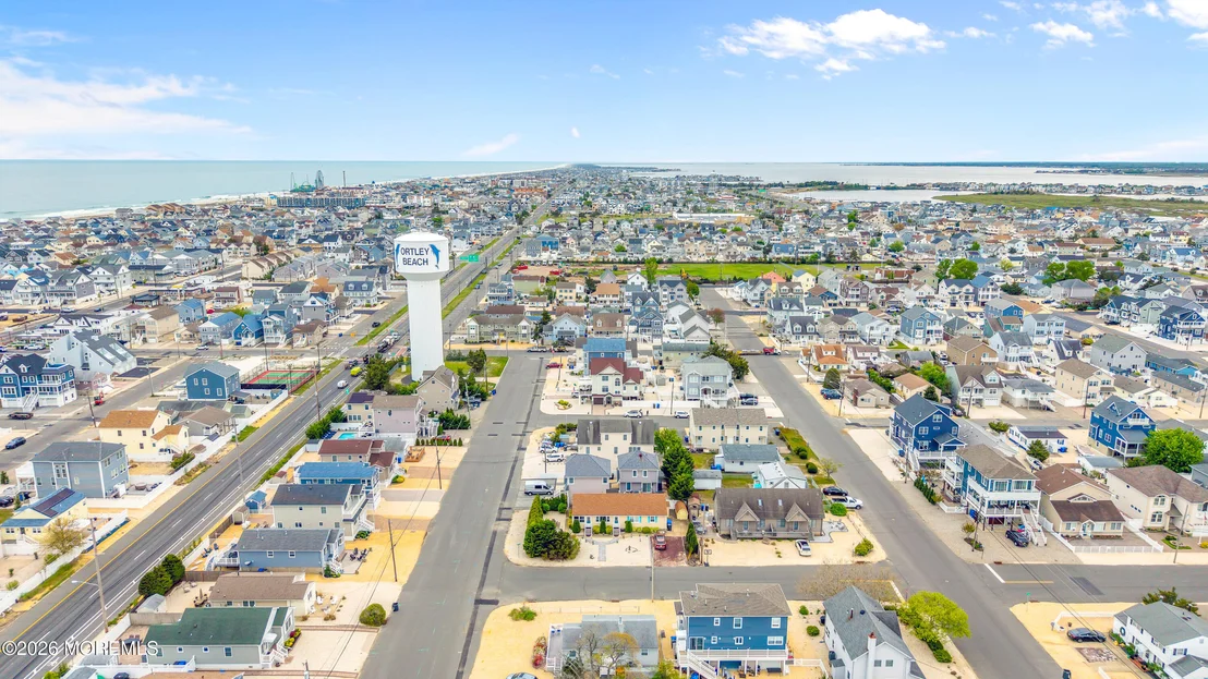 Photo of 202 5th Avenue