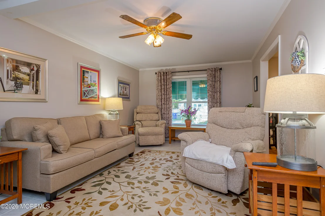 Photo of 445 Silverton Road
