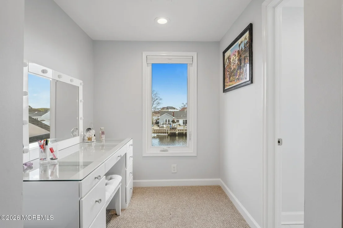 Photo of 933 Montauk Drive