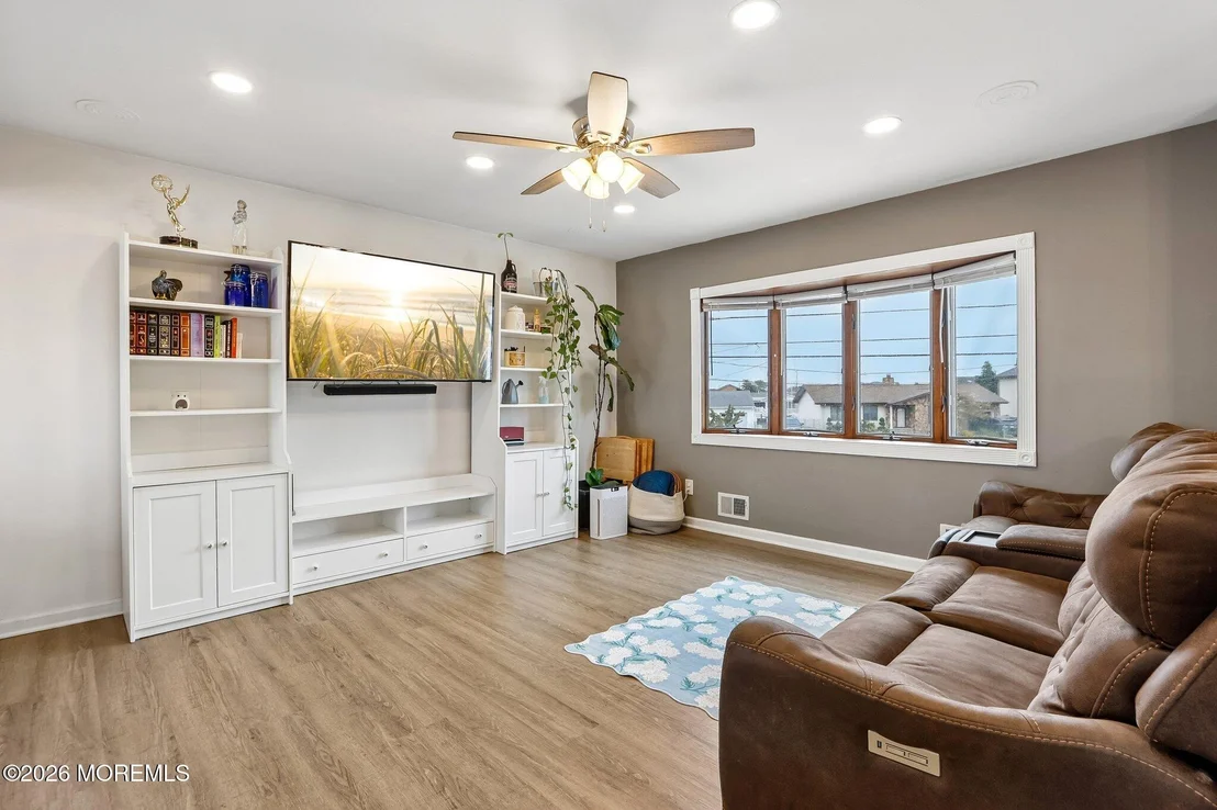 Photo of 3138 Oceanic Drive