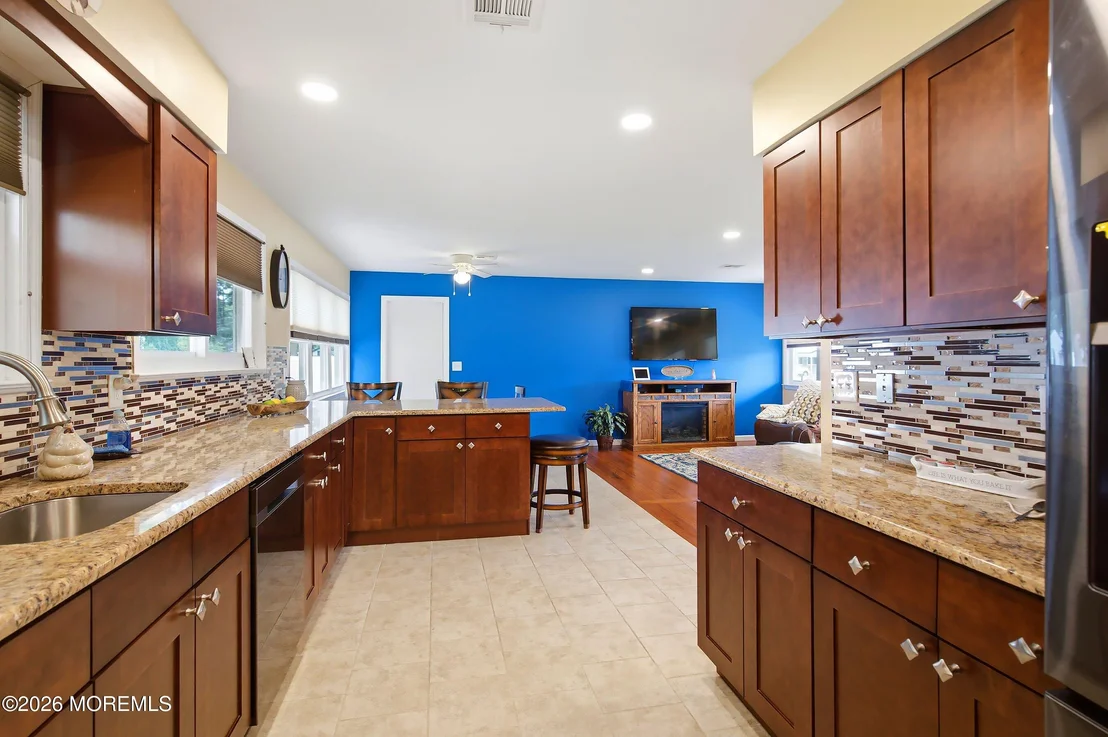 Photo of 1047 Crystal Drive
