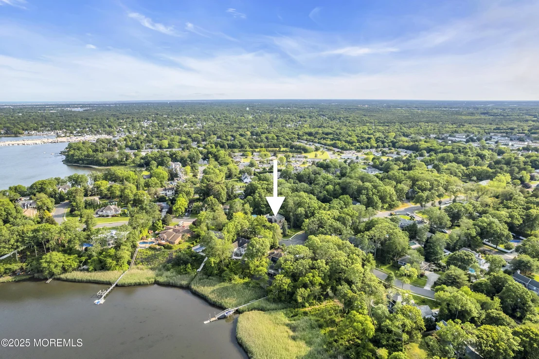 Photo of 635 Winding River Road