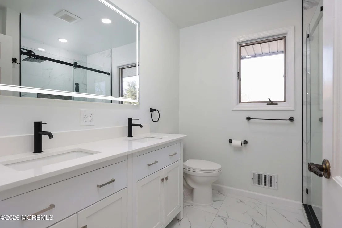 Photo of 463 Cottrell Road