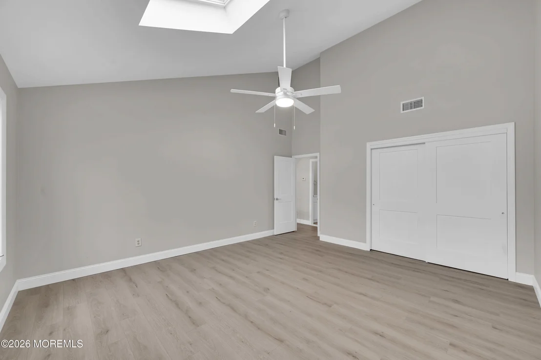 Photo of 3 7th Avenue