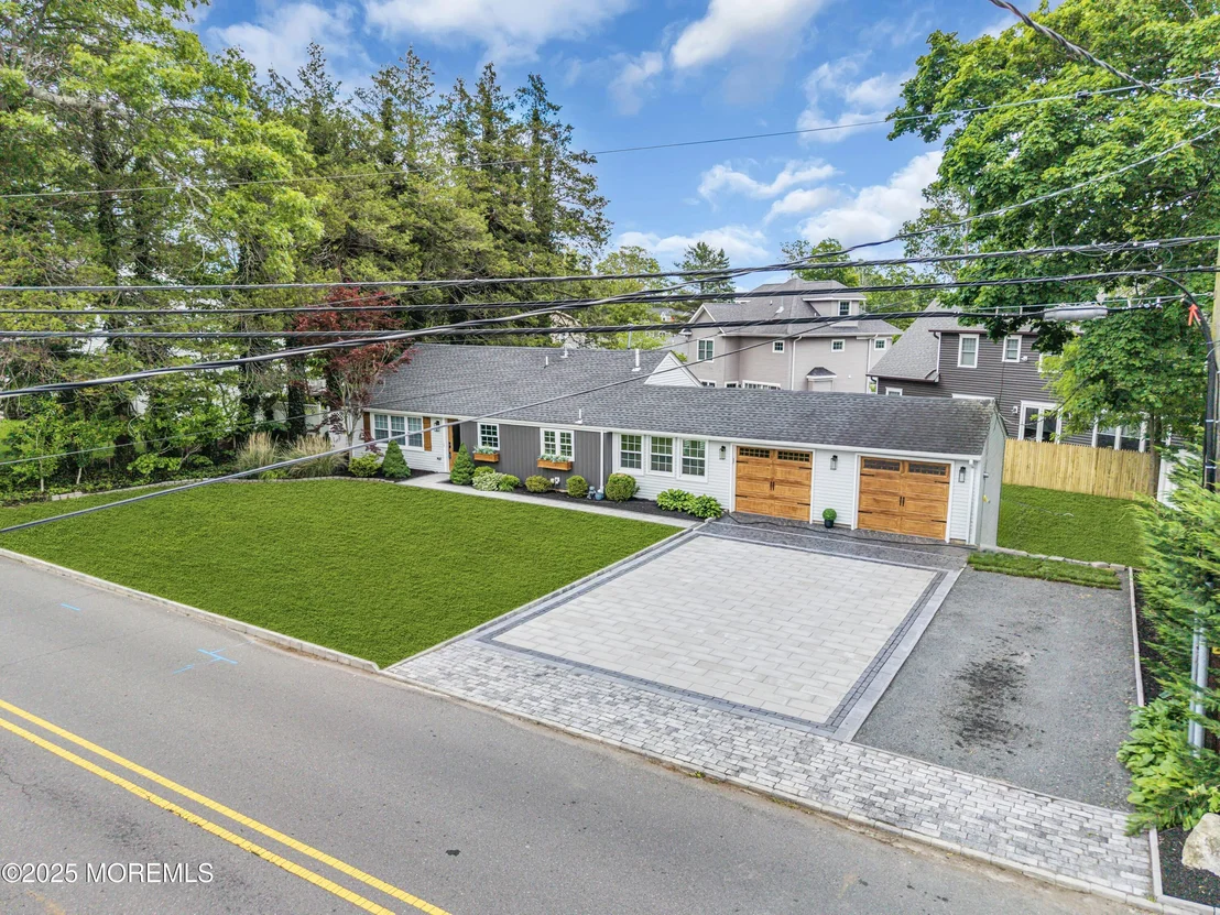 Photo of 2574 Algonkin Trail