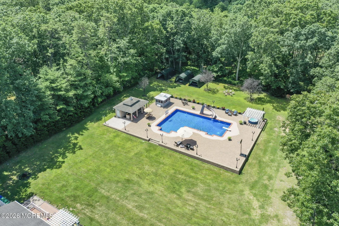 Photo of 296 Sunnybrook Road