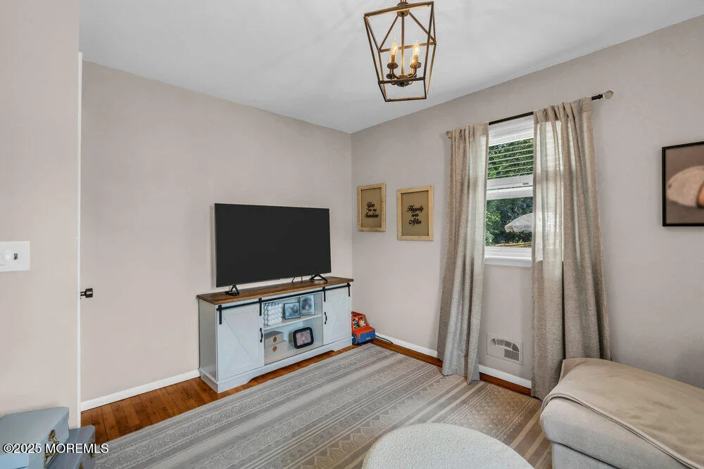 Photo of 984 Westminster Drive