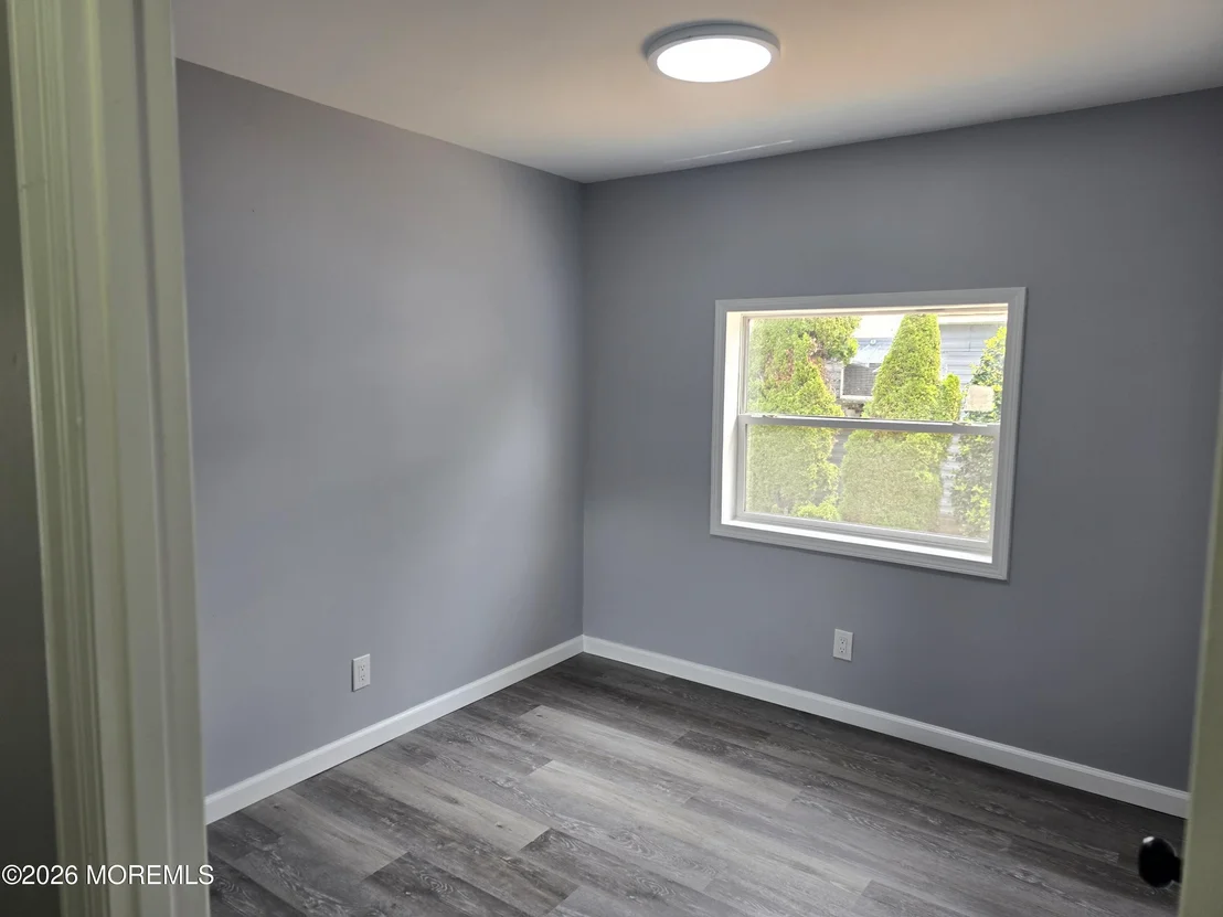 Photo of 7 Shady Lake Circle
