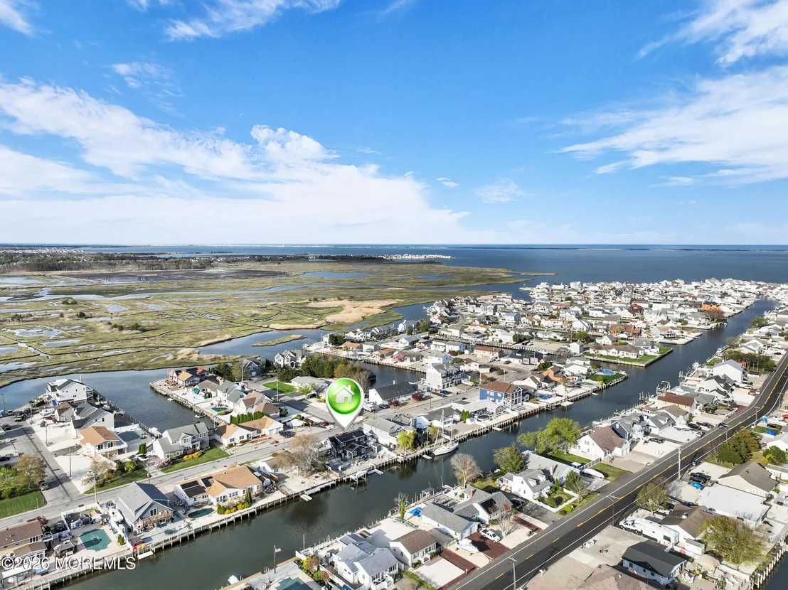 Photo of 933 Montauk Drive