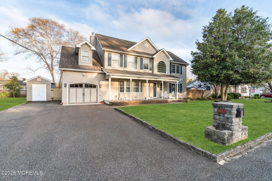 Photo of 475 Admiral Road