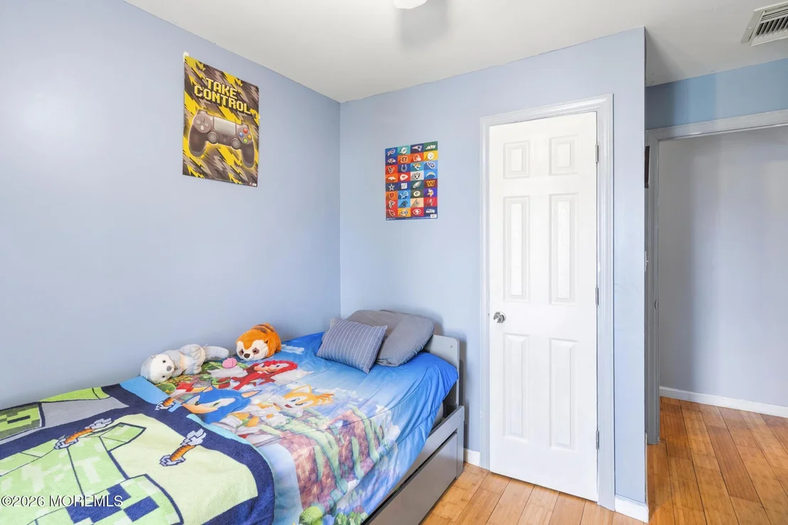 Photo of 389 Bay Avenue