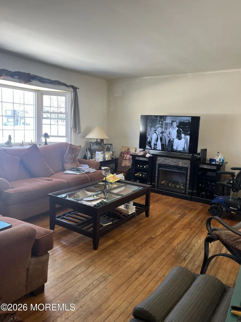 Photo of 715 John Terrace