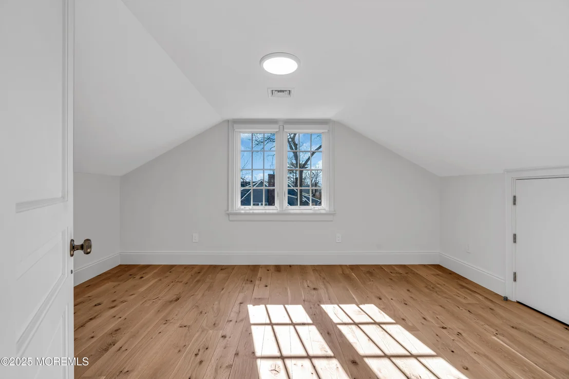 Photo of 327 South Boulevard