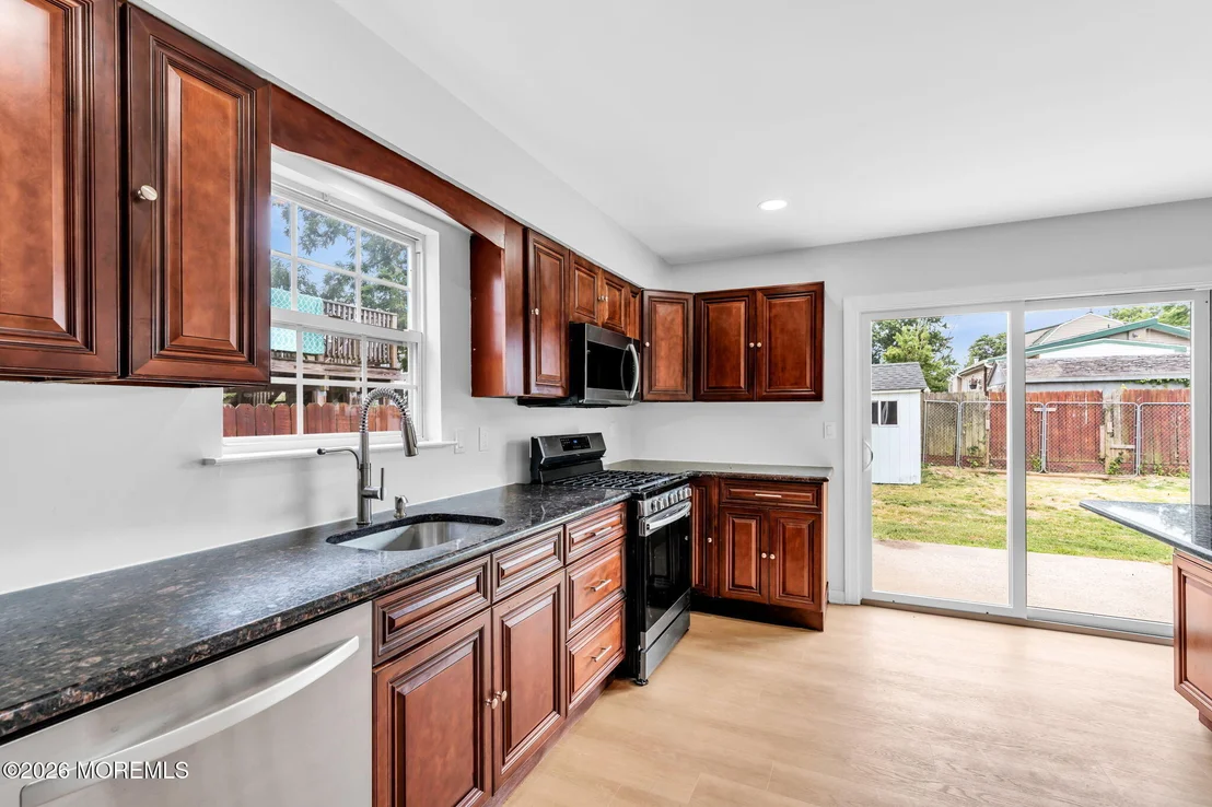 Photo of 610 Bayview Avenue