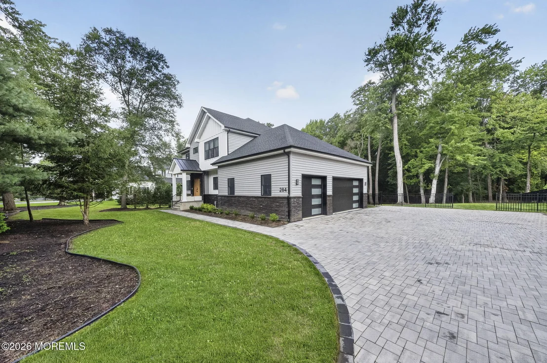 Photo of 284 Middle Road