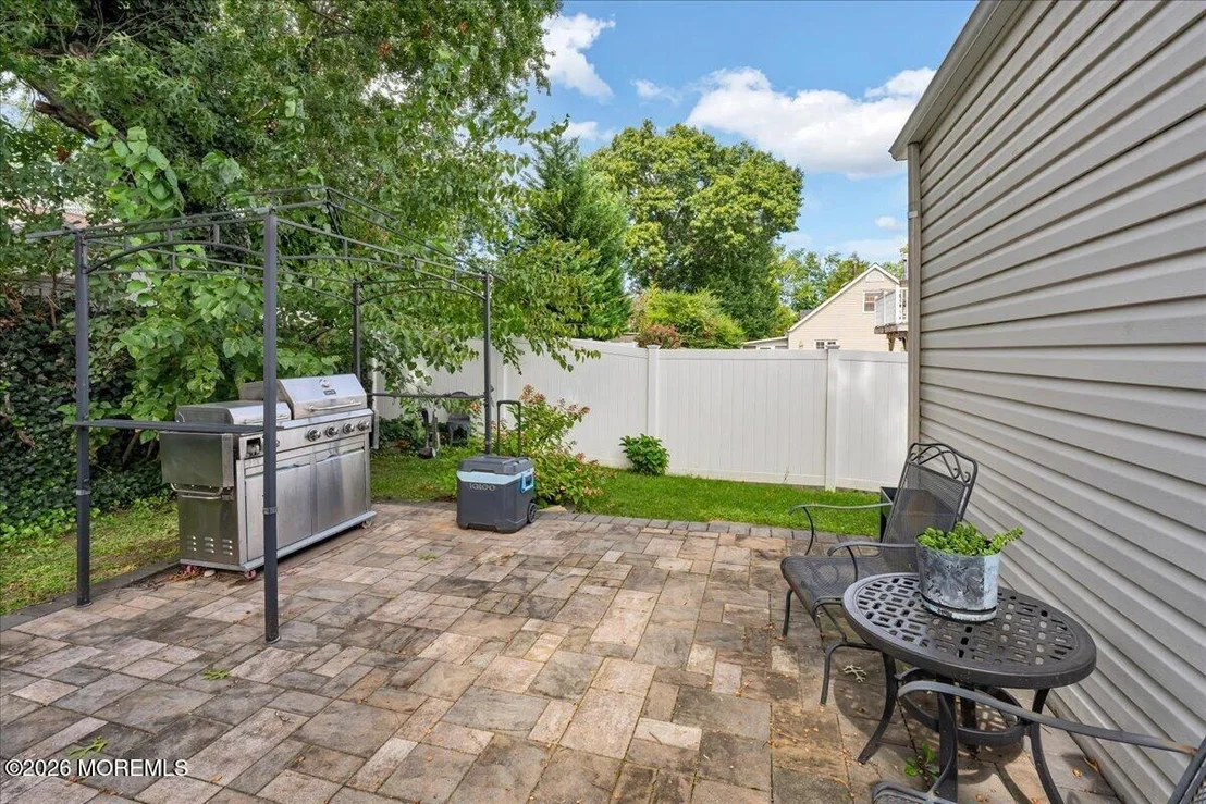 Photo of 48 Cresci Boulevard