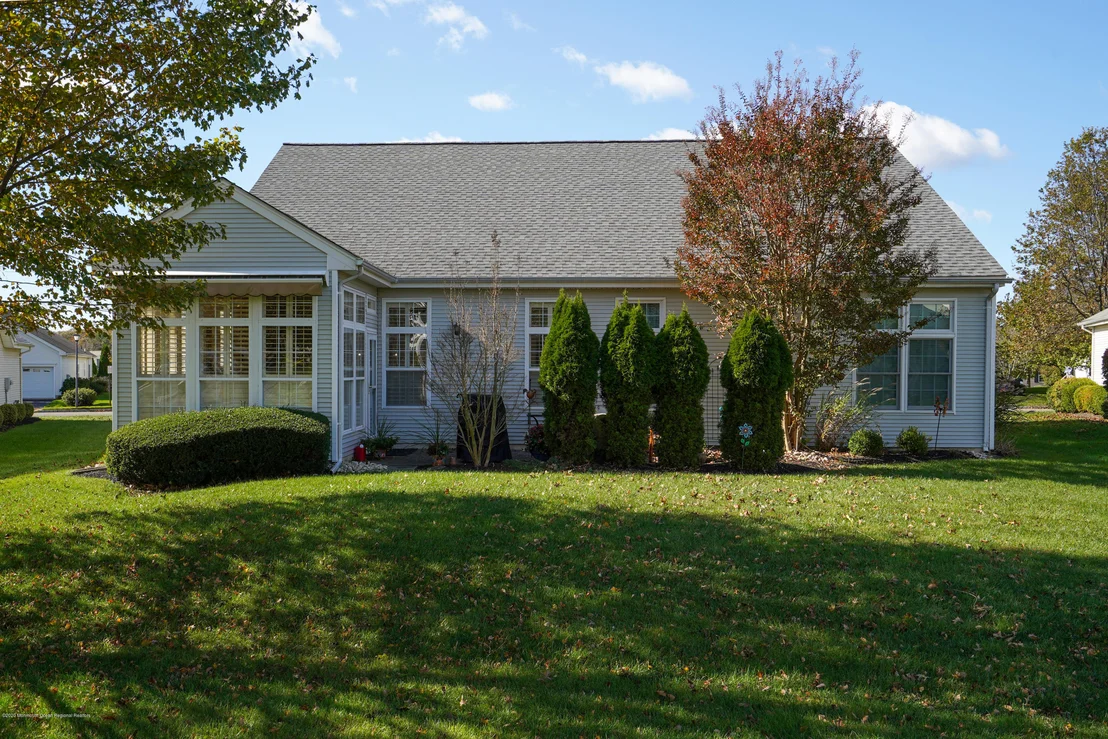 Photo of 2570 Collier Road