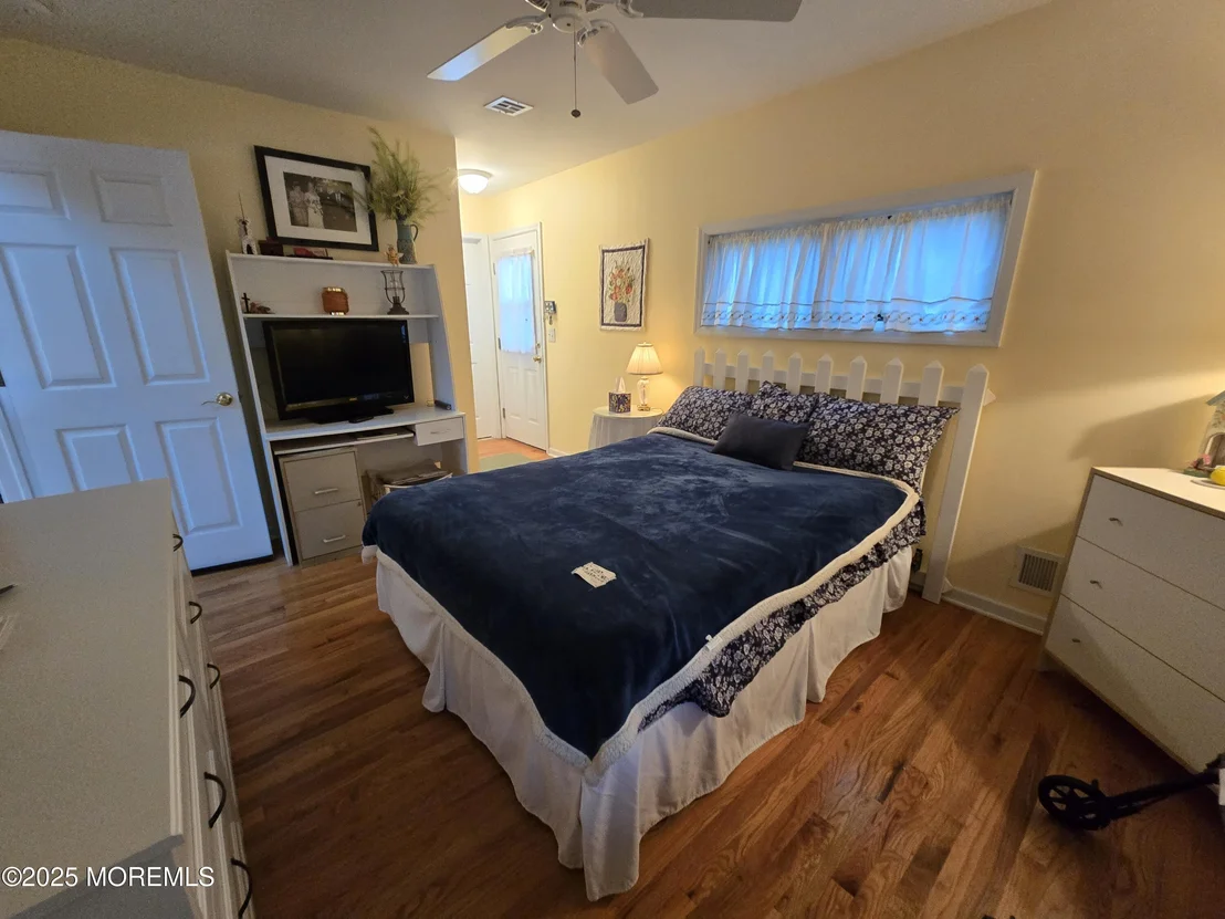 Photo of 214 5th Avenue