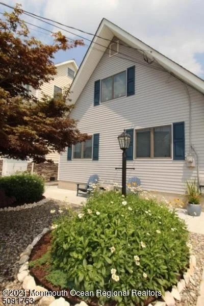 Photo of 8 Rochester Drive