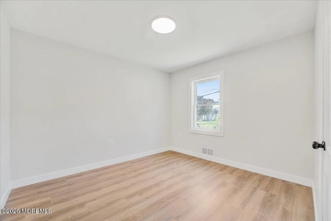 Photo of 39 Point O Woods Drive
