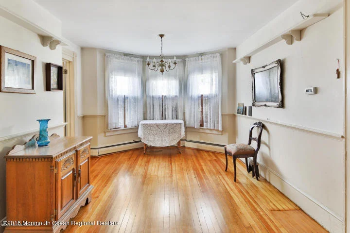 Photo of 147 Broadway