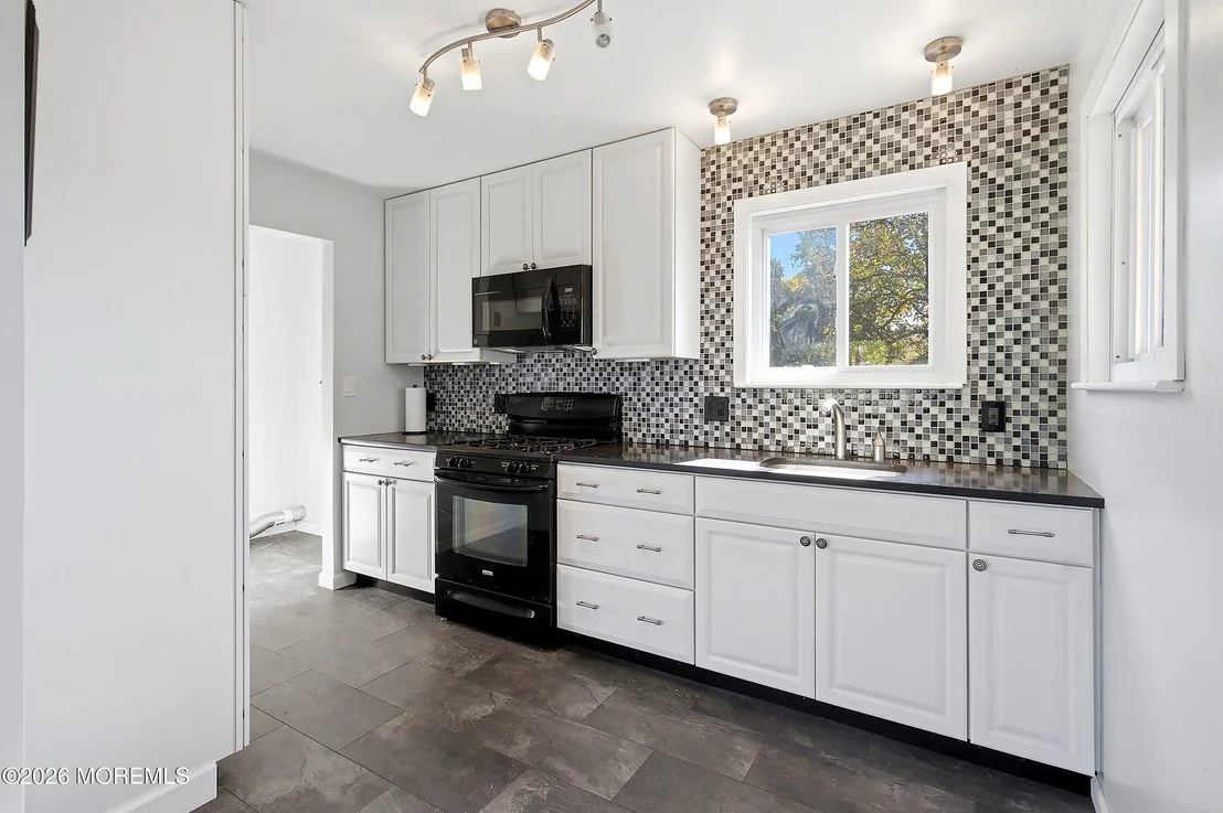 Photo of 84 Lakeland Drive