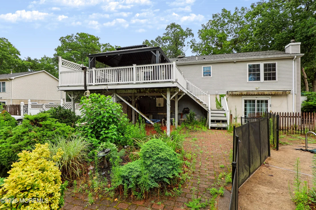 Photo of 2121 Ridgeway Road